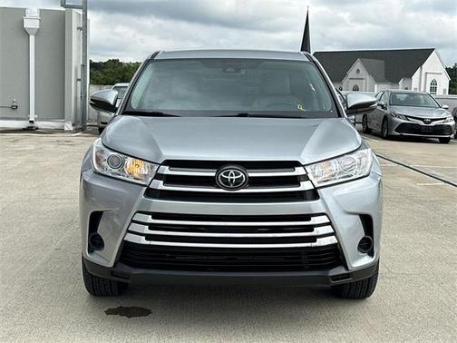Celestial Silver Metallic 2018 Toyota Highlander LE