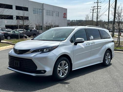 Pearl 2026 Toyota Sienna XLE