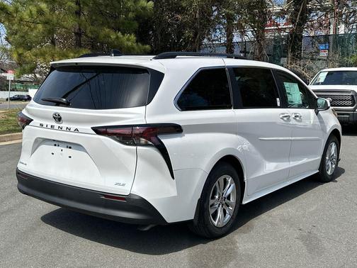 Pearl 2026 Toyota Sienna XLE