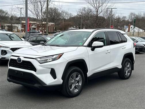 2022 Toyota RAV4 Hybrid XLE