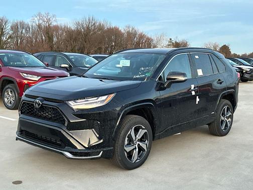 2025 Toyota RAV4 Hybrid SE
