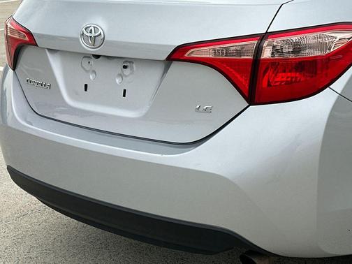 Classic Silver Metallic 2019 Toyota Corolla LE