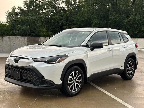 Pearl 2023 Toyota Corolla Hybrid L