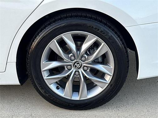 2022 Toyota Avalon XLE