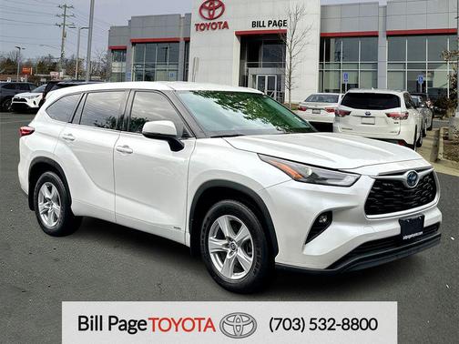Pearl 2022 Toyota Highlander Hybrid LE