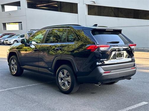 2022 Toyota RAV4 Hybrid LE
