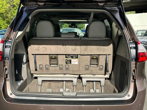 Walnut 2018 Toyota Sienna XLE Premium