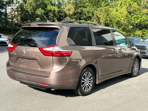 Walnut 2018 Toyota Sienna XLE Premium