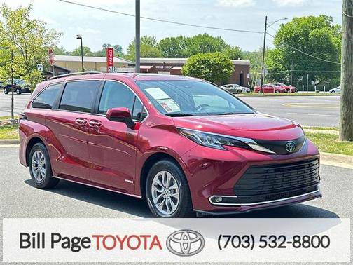 2021 Toyota Sienna XLE 8 Passenger