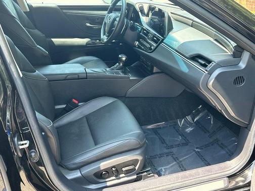 2022 Lexus ES 350 Base