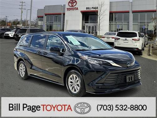2022 Toyota Sienna LE