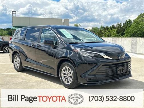2022 Toyota Sienna LE