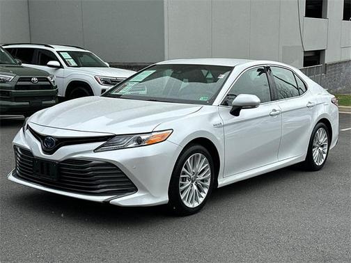2018 Toyota Camry Hybrid XLE