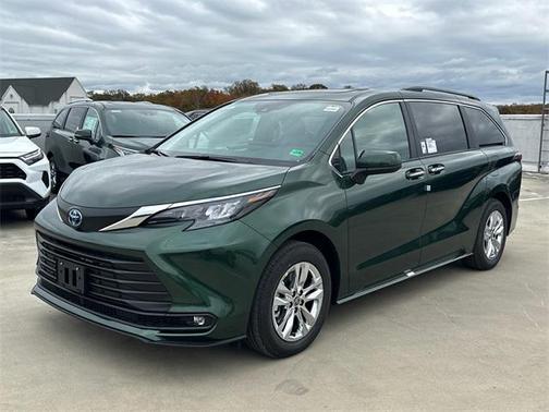 2025 Toyota Sienna XLE