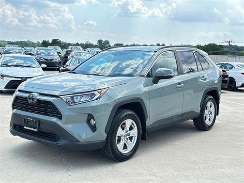 2020 Toyota RAV4 XLE