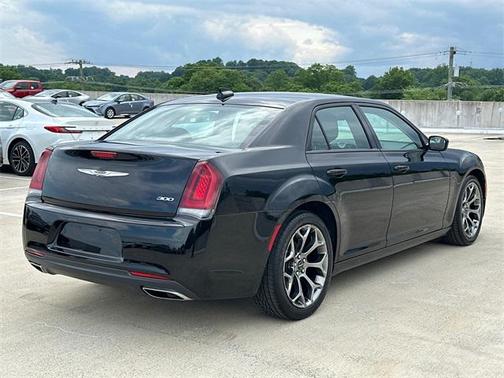 2018 Chrysler 300 Touring