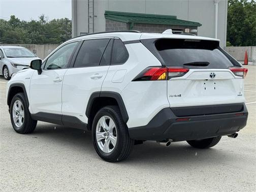 2021 Toyota RAV4 Hybrid LE