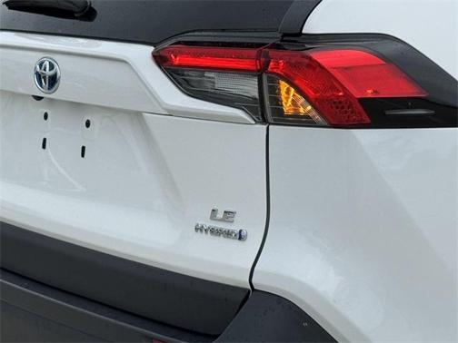 2021 Toyota RAV4 Hybrid LE