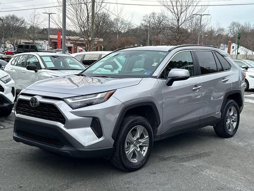 2025 Toyota RAV4 Hybrid XLE