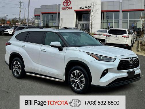 Wind Chill Pearl 2024 Toyota Highlander XLE