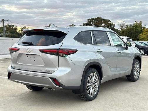 2025 Toyota Highlander Platinum