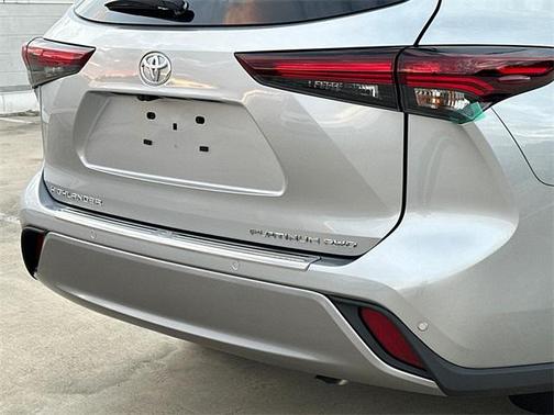 2025 Toyota Highlander Platinum