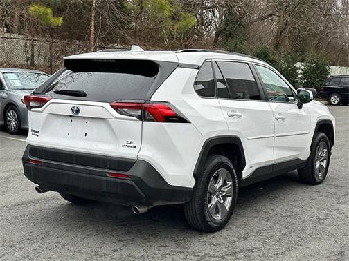2024 Toyota RAV4 Hybrid LE