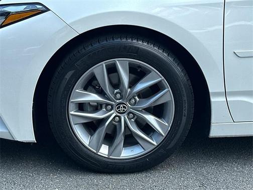 2022 Toyota Avalon XLE