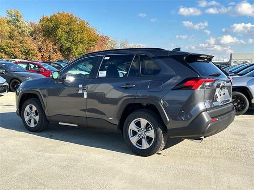 2025 Toyota RAV4 Hybrid XLE