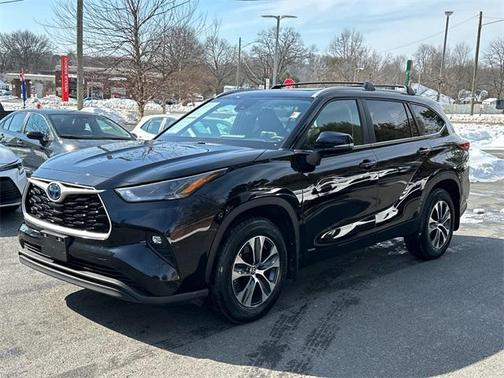 2023 Toyota Highlander Hybrid XLE