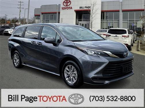 2025 Toyota Sienna LE