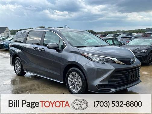 2025 Toyota Sienna LE