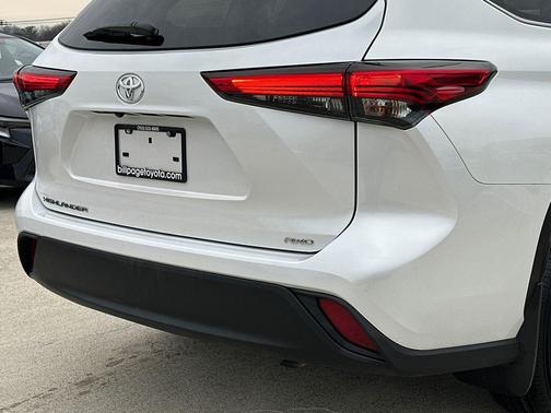 2022 Toyota Highlander L