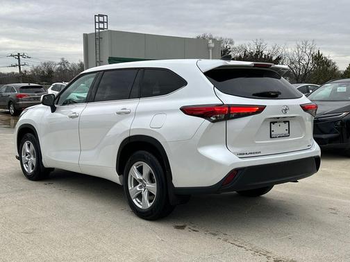 2022 Toyota Highlander L