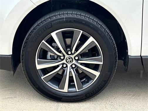 2022 Toyota Venza LE