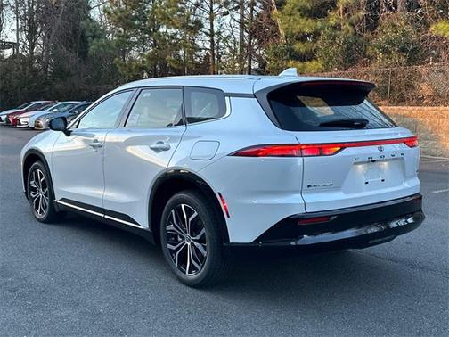 2025 Toyota Crown Signia XLE