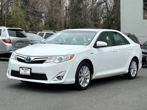 Photo 2 of 29 of 2014 Toyota Camry Hybrid XLE