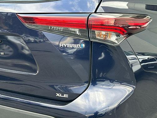 2024 Toyota Highlander Hybrid XLE