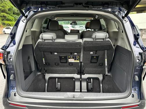 2024 Toyota Sienna XLE 8 Passenger