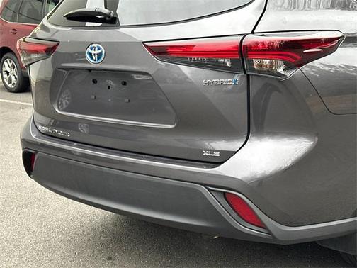 2024 Toyota Highlander Hybrid XLE