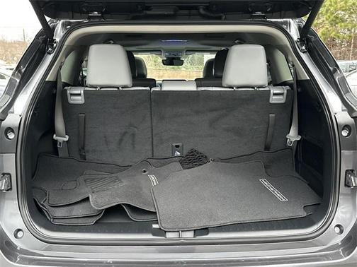 2024 Toyota Highlander Hybrid XLE