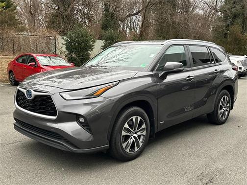 2024 Toyota Highlander Hybrid XLE