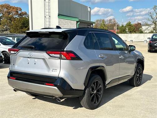 2025 Toyota RAV4 Hybrid SE