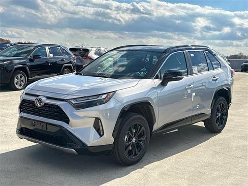 2025 Toyota RAV4 Hybrid SE