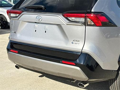 2025 Toyota RAV4 Hybrid SE