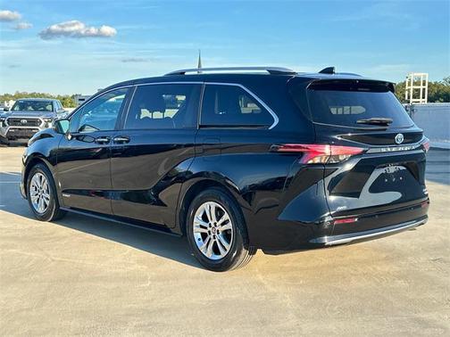 2021 Toyota Sienna Platinum 7 Passenger
