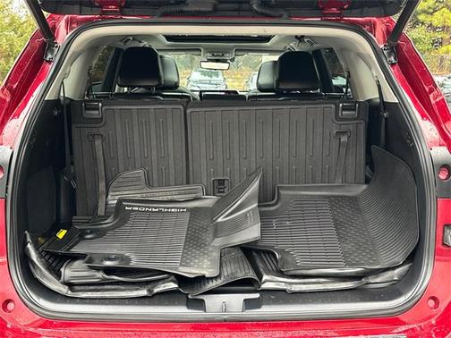 2021 Toyota Highlander Hybrid Platinum