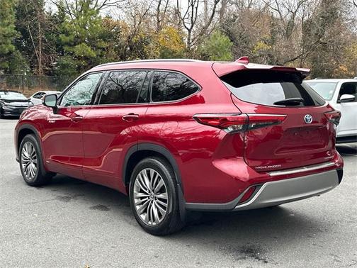 2021 Toyota Highlander Hybrid Platinum