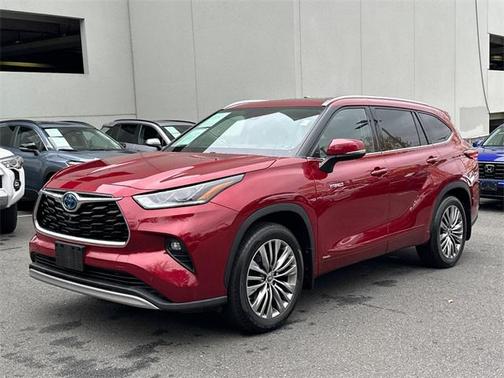 2021 Toyota Highlander Hybrid Platinum