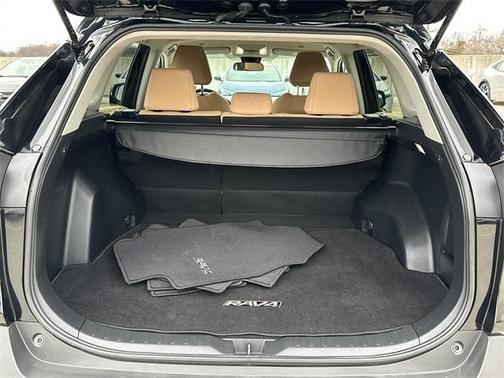 2023 Toyota RAV4 Hybrid LE